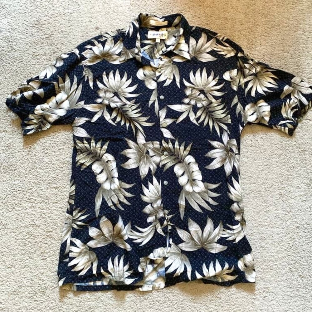 Hawaiian shirt 100 ％ rayon size medium